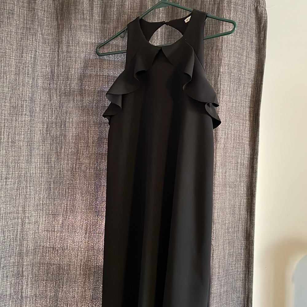 Above the knee LBD size XS but fits like a small. Bought from francescas